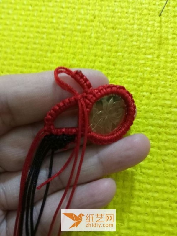 Tutorial on making hand-knitted Ali mobile phone chain as a New Year gift