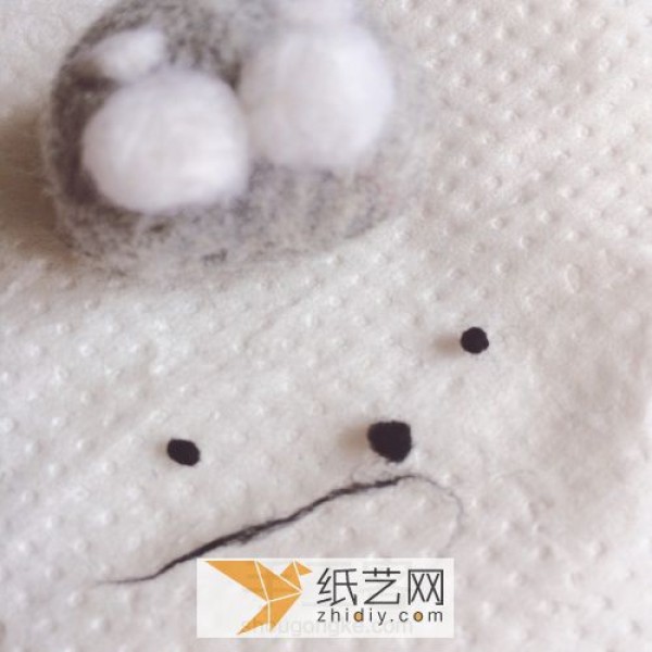 Illustration of the handmade DIY production tutorial of the cute wool felt steamed bun cat doll