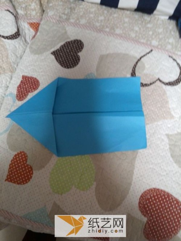 Simple and easy-to-use origami airplane, children’s crafts for Children’s Day