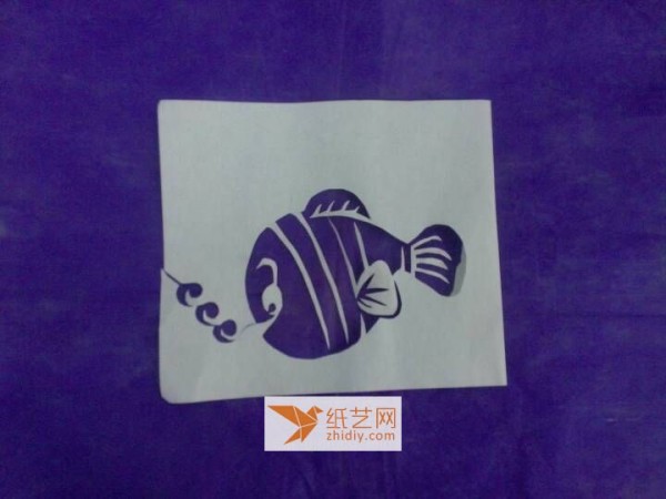 Simple paper-cut fish handmade tutorial for children