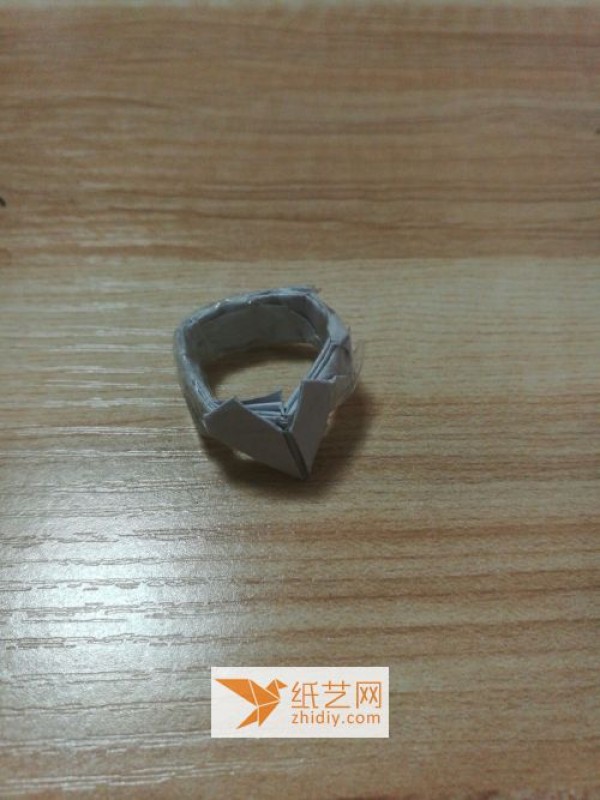 Handmade tutorial for RMB origami love ring