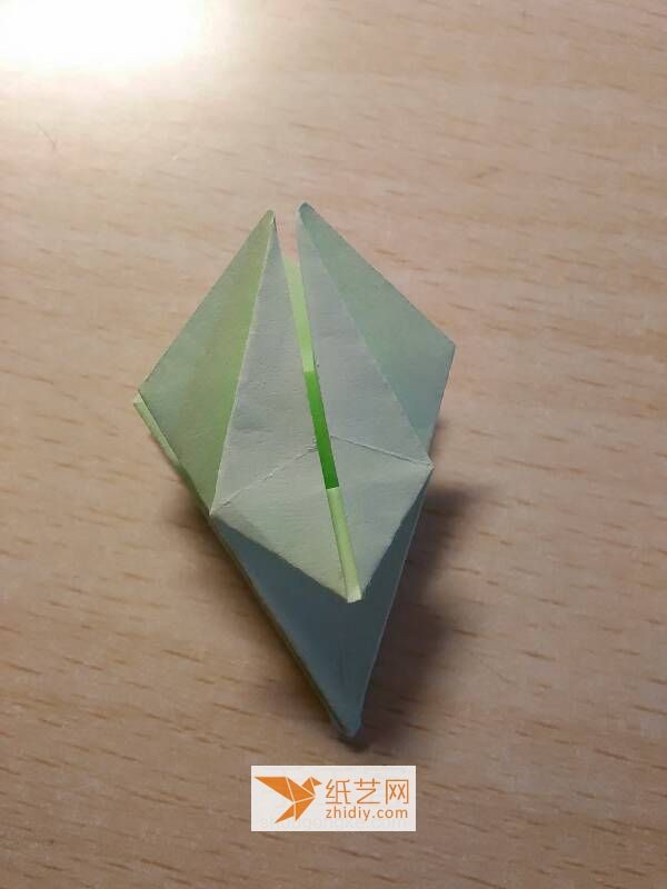 Very useful origami lily making tutorial