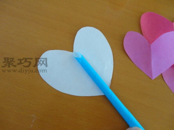 Origami heart-shaped magic wand tutorial. Teach you how to fold the Balala Little Magic Wand.