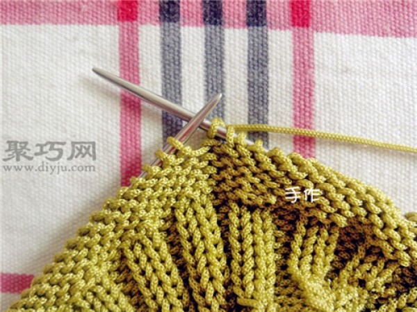 Wool knitting bag tutorial, stick needle hand knitting handbag illustration