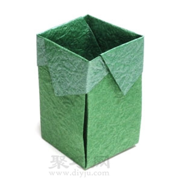 Illustration of origami desktop storage box, you can use it as a pencil storage box