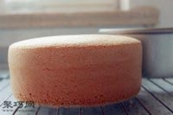 How to make chiffon cake that won’t collapse or shrink. Ratio of ingredients for chiffon cake that won’t crack.