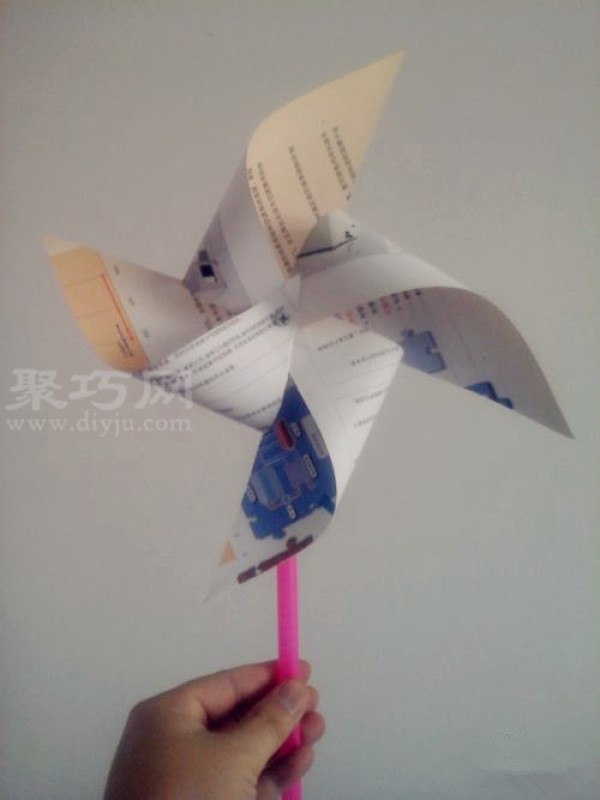 How to make handmade paper pinwheels when you were a kid. Learn how to make paper pinwheels.