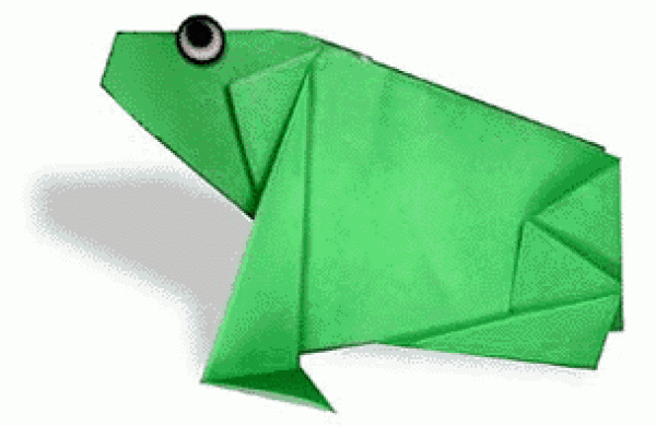 Origami tutorial for toddlers to make round frogs