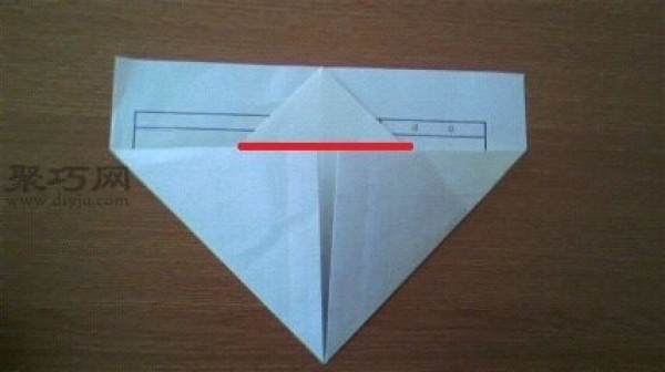 The simplest illustrated tutorial on how to fold a paper airplane