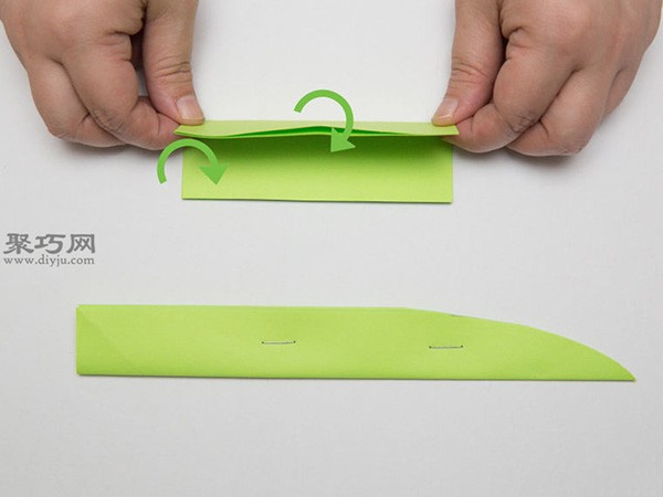 The easiest way to fold a paper knife. Learn how to fold a fruit knife in 5 steps.