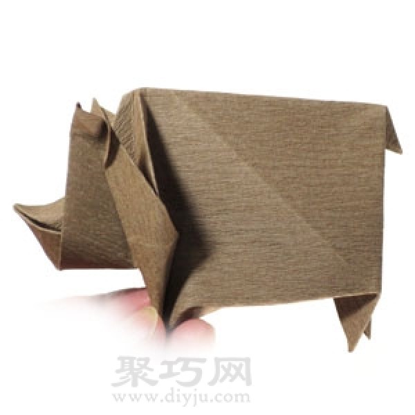 Three-dimensional rhinoceros origami method