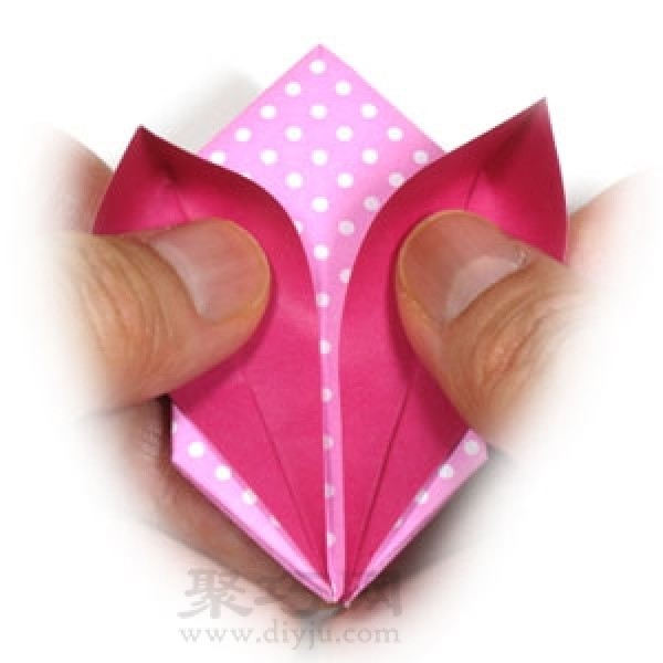 How to make an origami blow-up bunny Three-dimensional blow-up bunny origami tutorial