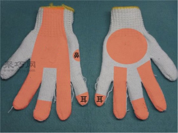 Illustration of how to make cute cartoon dolls using cloth gloves