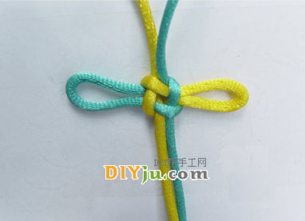 Illustrated tutorial on how to weave the Chinese Knot