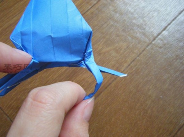 Teach you how to make vivid handmade origami jellyfish