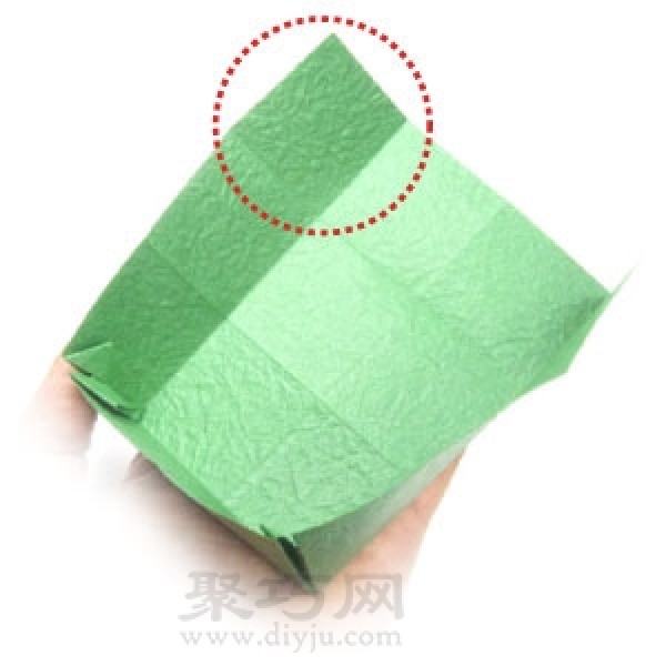 Origami candy box folding method is simple and practical