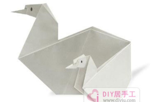 Origami tutorial for toddlers with swan mother and baby