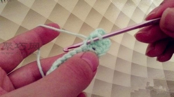 Basic crochet stitches for beginners: Illustrated crochet tutorial for medium and long needles