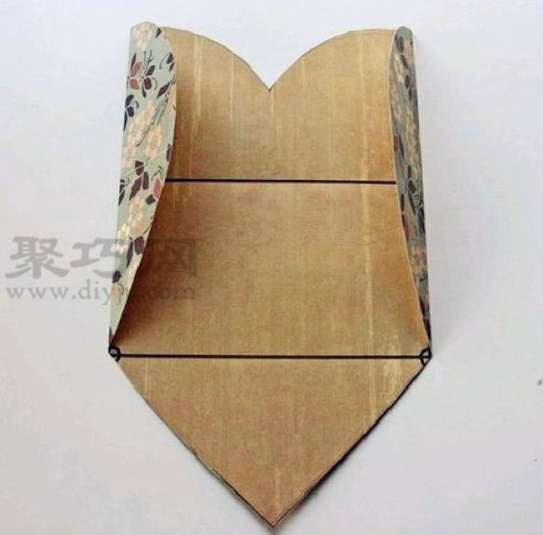 Heart-shaped origami envelope tutorial How to fold an envelope in a heart shape