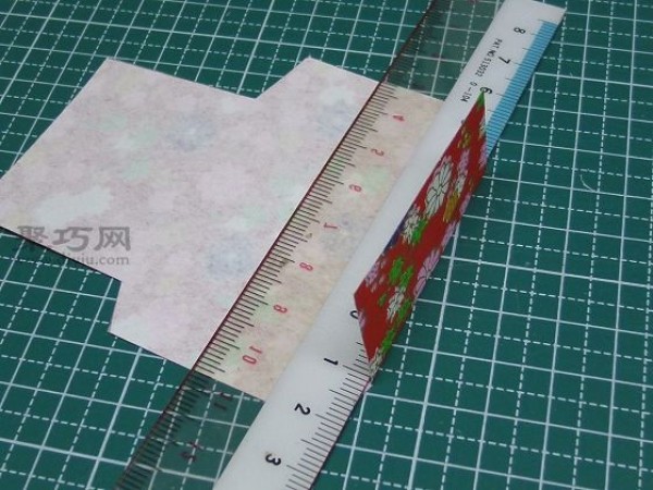 Illustration of ordinary red envelope origami methods. Teach you how to fold the simplest red envelope.