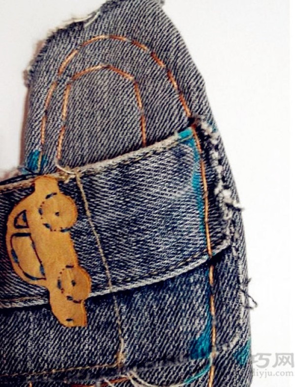 Tutorial on turning old jeans into treasure and making fabric slippers for home