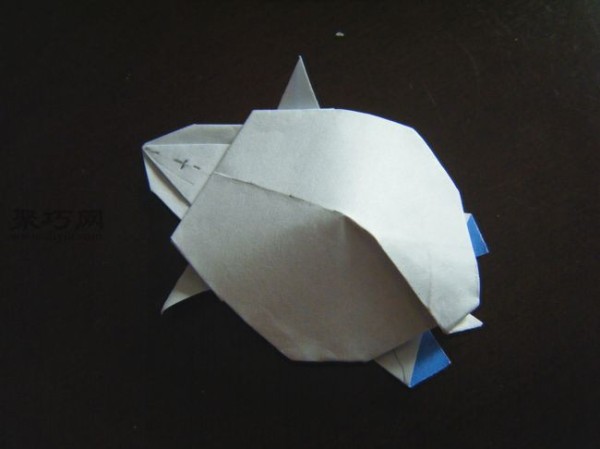 Childrens small animal origami tutorial teaches you how to fold a 3D turtle