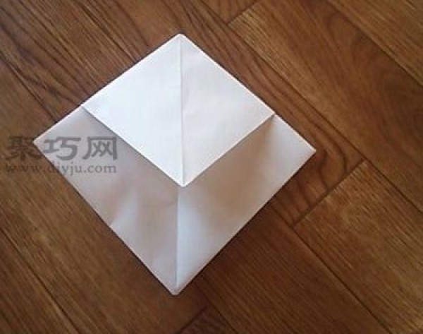 A simple way to fold envelopes. Teach you how to fold square envelopes.