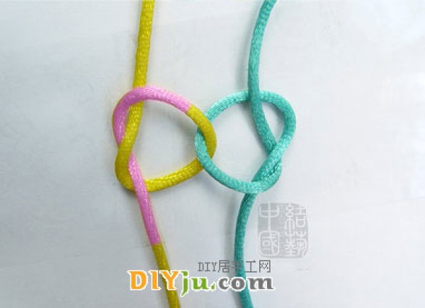 Illustrated tutorial on how to weave the Chinese Knot