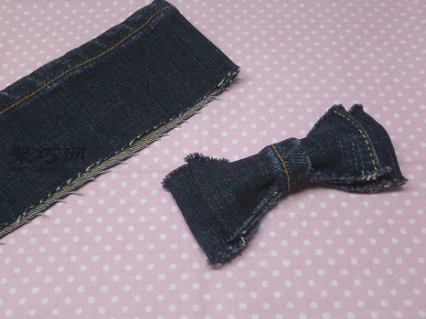 Teach you how to make beautiful bows from discarded jeans