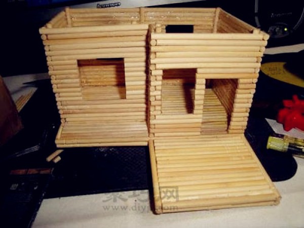 Illustrated tutorial for hand-making a small house using disposable chopsticks diy wooden house