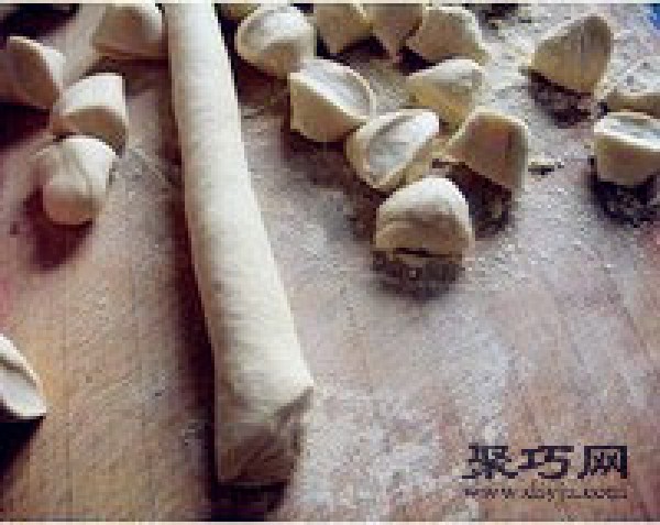 Steps to make fresh cabbage and pork dumplings. Complete recipe of winter solstice pork dumplings.