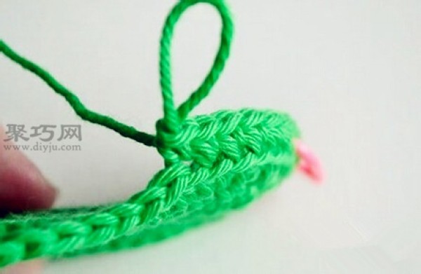 Tutorial on long crocheted baby shoes. Teach you how to knit baby woolen shoes.