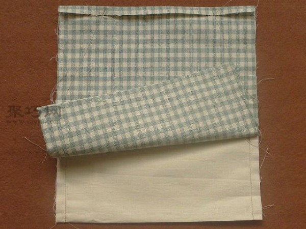 Tutorial on how to make a small flip-top cotton and linen bag. Teach you how to make a small flip-top cotton and linen bag.