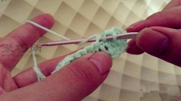 Basic crochet stitches for beginners: Illustrated crochet tutorial for medium and long needles