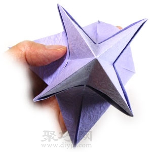 Illustration of the steps of handmade origami star box