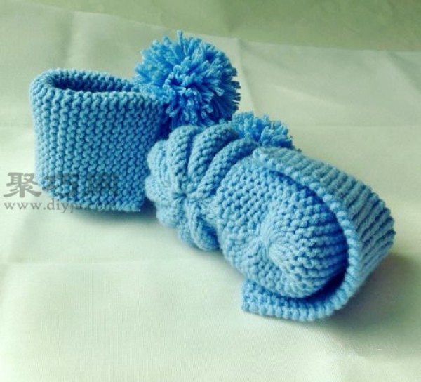 Knitting method of baby shoes with stick stitch. Teach you how to knit baby shoes with wool.