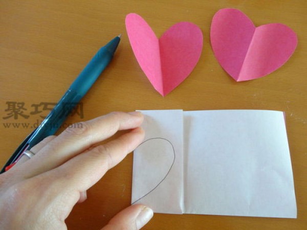 Origami heart-shaped magic wand tutorial. Teach you how to fold the Balala Little Magic Wand.