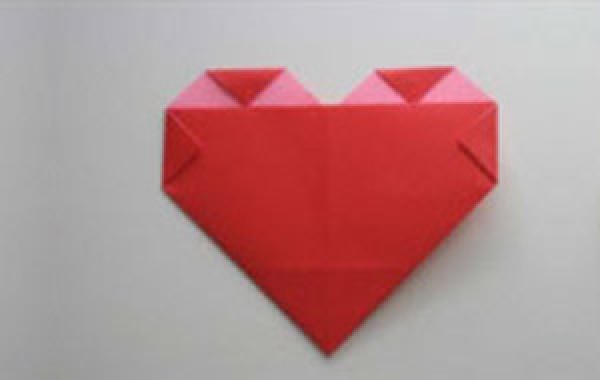 Illustrated tutorial on how to fold a heart using square paper Super simple folding method