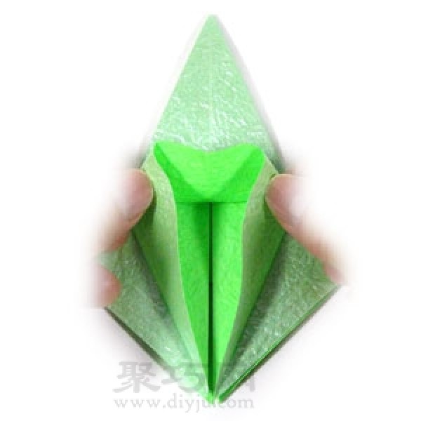 Illustration of steps for making origami frog