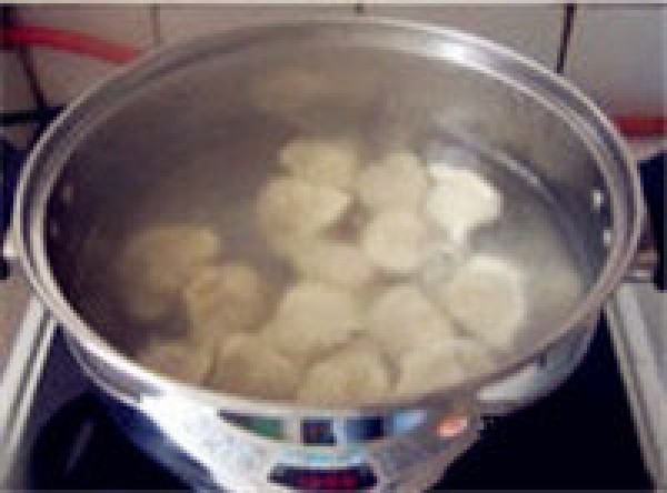 How to make mutton and carrot dumplings How to make mutton dumplings, a must-have for the Chinese New Year