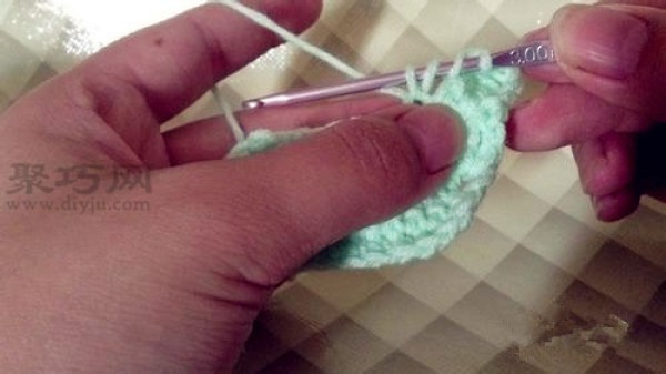 Basic crochet stitches: Illustrated crochet tutorial for long needles