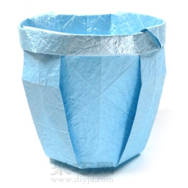 How to fold a handmade origami three-dimensional round cup