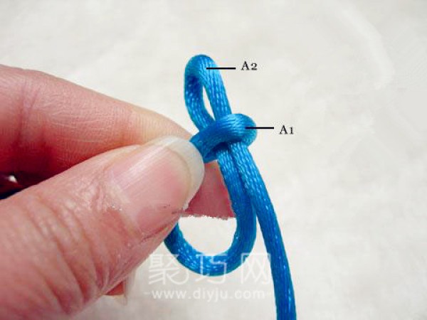 How to braid Tuanjin Knot. Illustration of the double-line braiding method of solid six-ear Tuanjin Knot in Chinese knot.