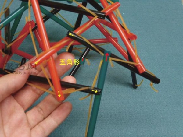 Tutorial on making polyhedral rubber band toy balls, a different craft fun