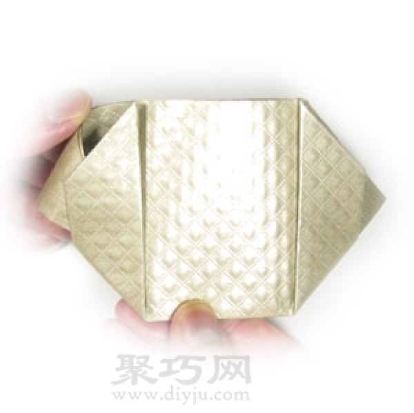 Want to learn how to make an origami wallet? This wallet origami tutorial will teach you easily