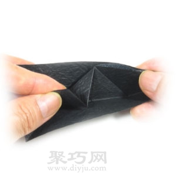 Basic origami folding method: left diamond fold