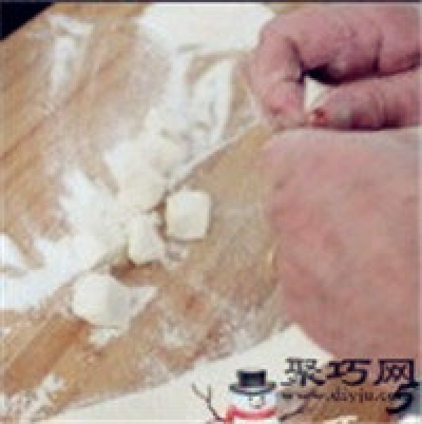 Illustration of how to make cabbage and pork dumplings. How to make dumpling wrappers.