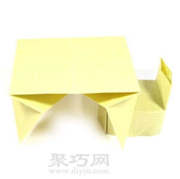 Illustration of folding method of handmade origami square table