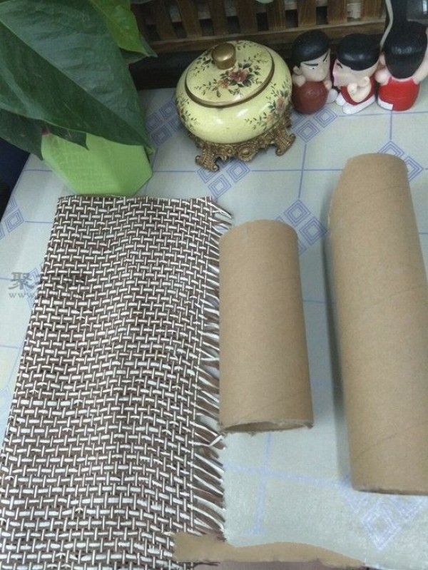 Turn waste packaging paper tubes into treasures to make dried flower vases