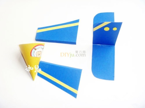 DIY airliner using waste paper tubes Tutorial on handcrafting airplanes from paper tubes